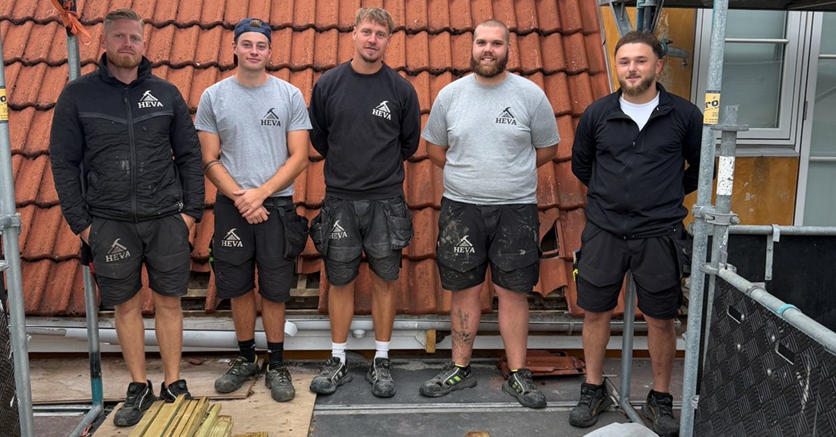 Tømrermester Niclas med dagens team.